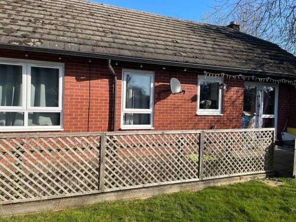 Bungalow For Rent in East Hertfordshire, England