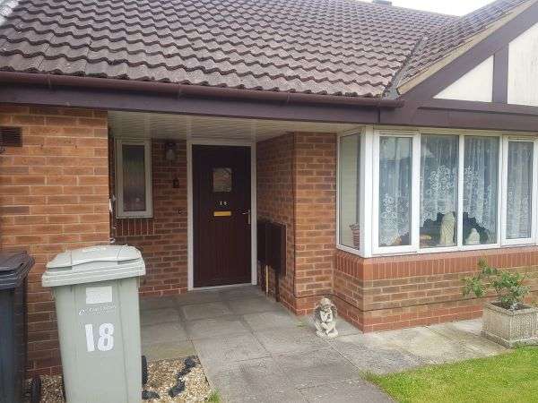 Bungalow For Rent in East Lindsey, England