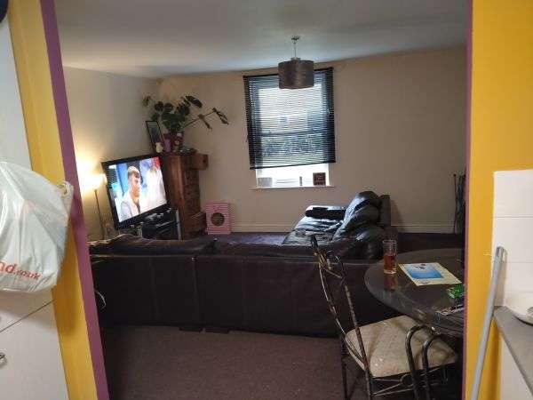 Flat For Rent in Canterbury, England