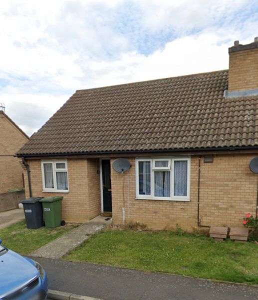 Bungalow For Rent in Huntingdonshire, England