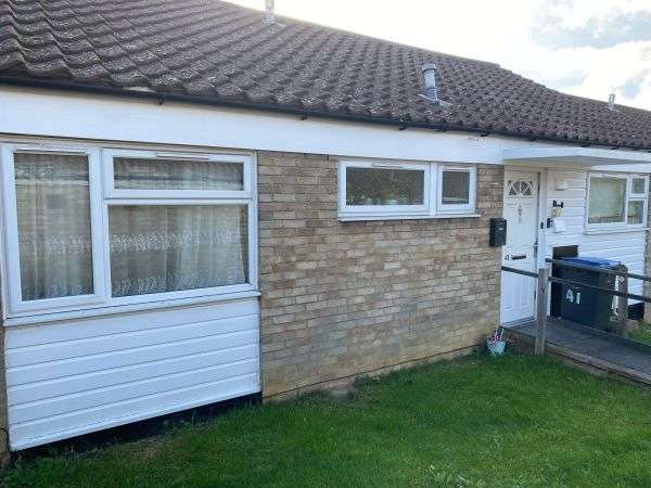 Bungalow For Rent in Harlow, England