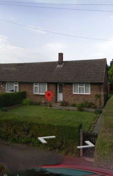 Bungalow For Rent in North Hertfordshire, England