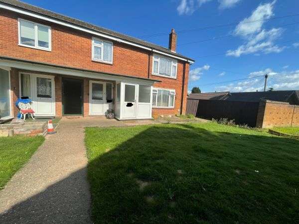 Flat For Rent in Lichfield, England