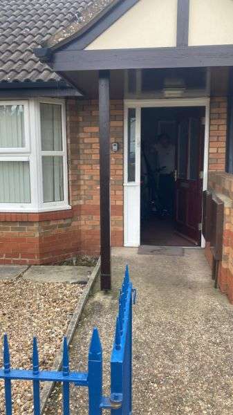 Bungalow For Rent in Hull, England