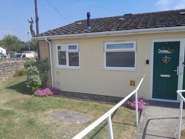 Bungalow For Rent in Sherborne, England