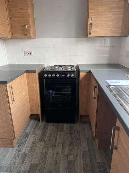 Flat For Rent in Kettering, England