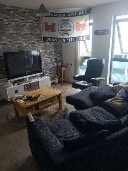 Flat For Rent in Neath, Wales