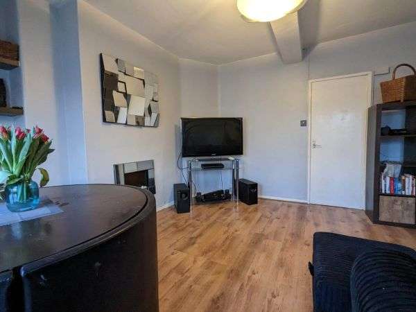 Flat For Rent in Plymouth, England