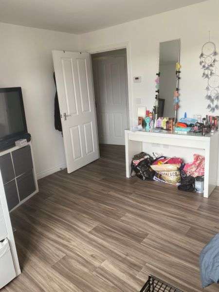 Flat For Rent in Worthing, England