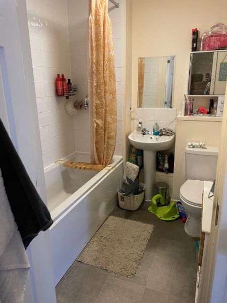 House For Rent in Woking, England