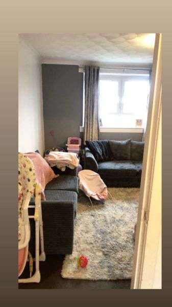 Flat For Rent in Airdrie, Scotland