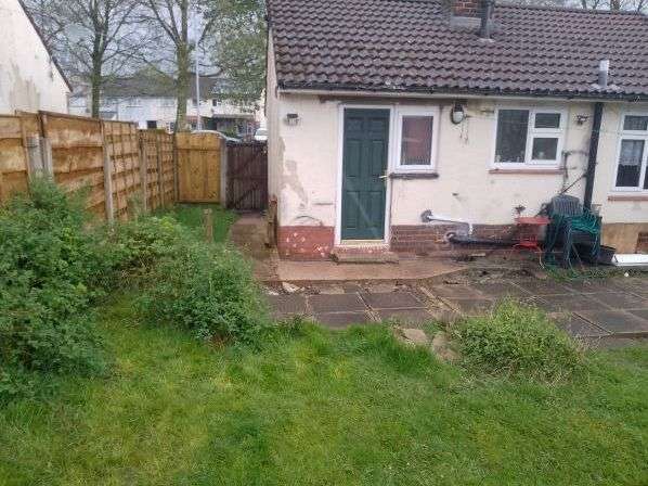 Bungalow For Rent in Salford, England