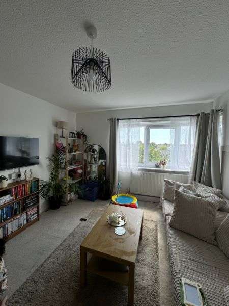 Flat For Rent in Ashford, England