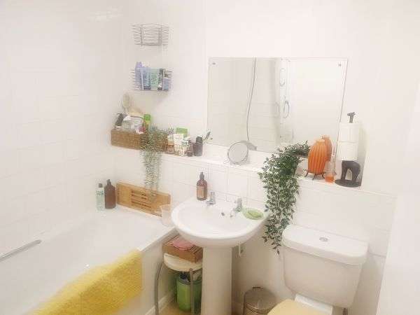 Flat For Rent in Bournemouth, England