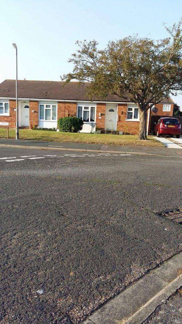 Bungalow For Rent in Tendring, England