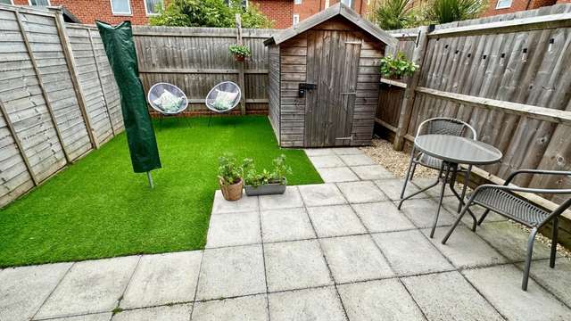 2 bedroom End of terrace house
 For Sale