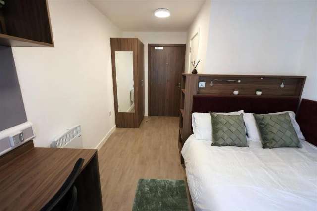 1 bedroom in a flat share to rent