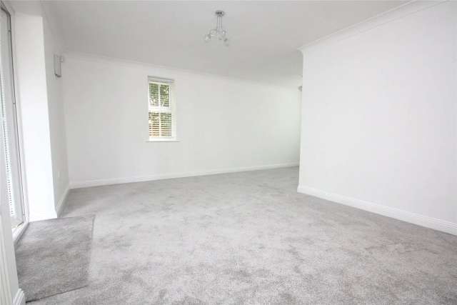 2 bedroom flat/apartment in Westbourne