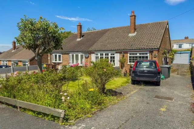 2 bedroom semi-detached bungalow for sale