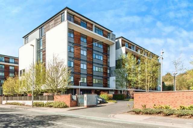 2 bedroom  Flat for sale, Salford, M50