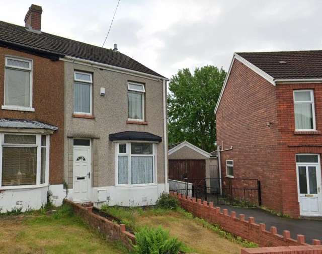 2 bedroom semi-detached house to rent