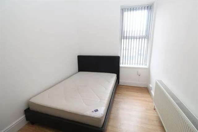 Flat to rent in Crwys Road, Cathays, Cardiff CF24