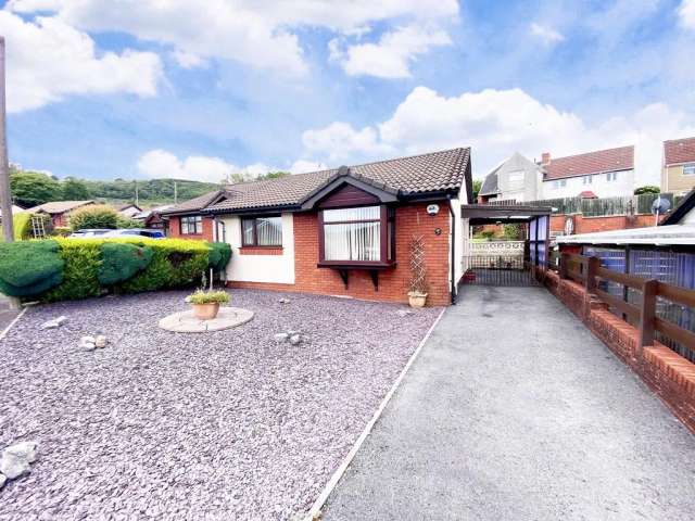 2 bedroom semi-detached bungalow for sale