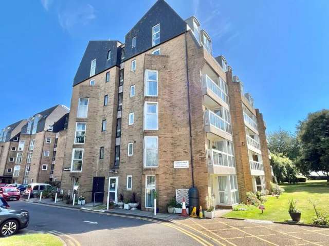 1 bedroom  Flat for sale, Folkestone, Kent, CT20