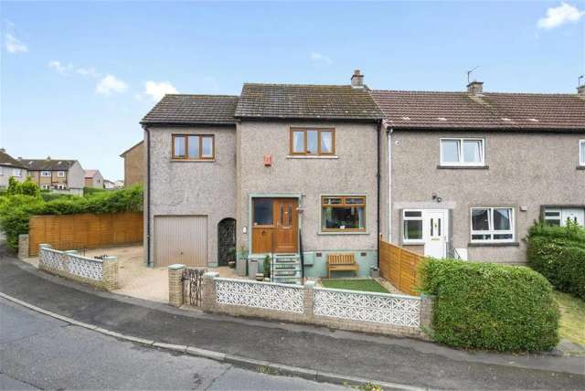 3 Bed House - End Terraced with 1 Reception Room