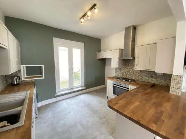 4 bedroom terraced house to rent