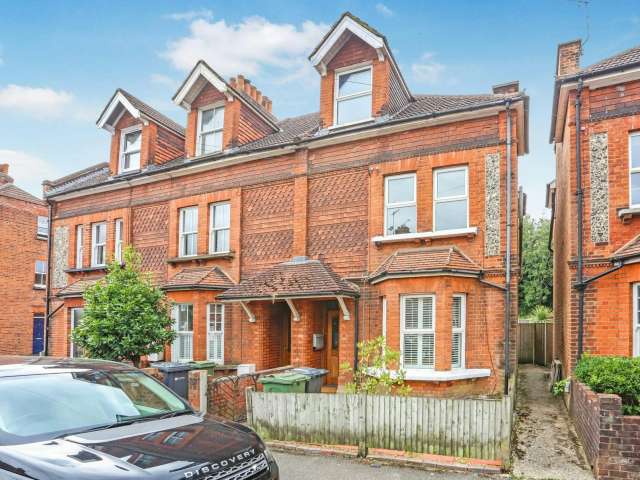 House For Rent in Guildford, England