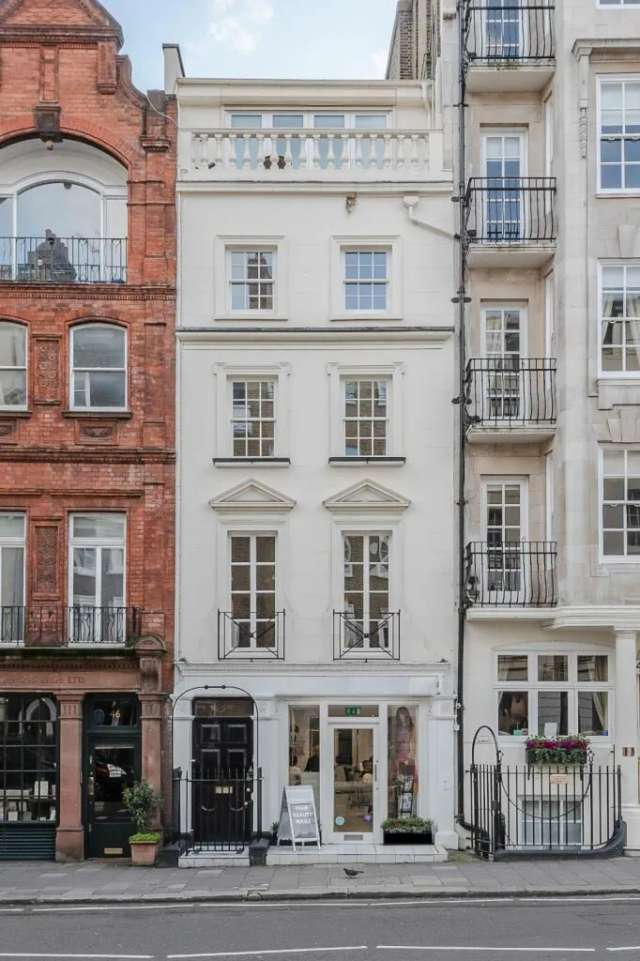 House For Sale in City of Westminster, England