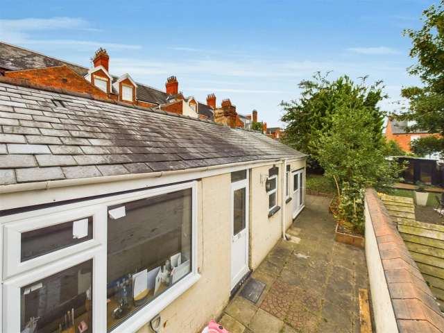 Flat For Sale in Lincoln, England