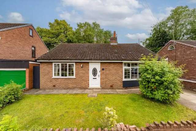 2 bedroom detached bungalow for sale