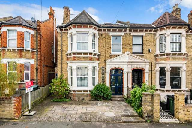 House Under Offer in London, England