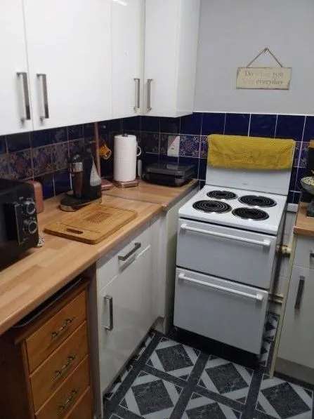 Flat For Rent in Dover, England