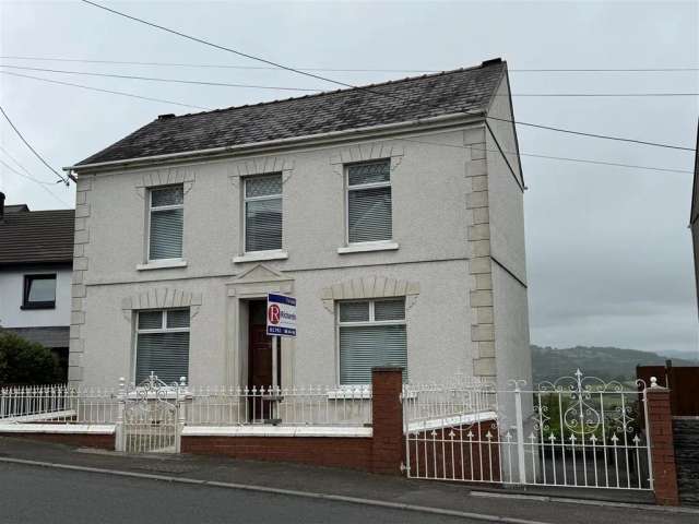 2 bedroom detached house for sale