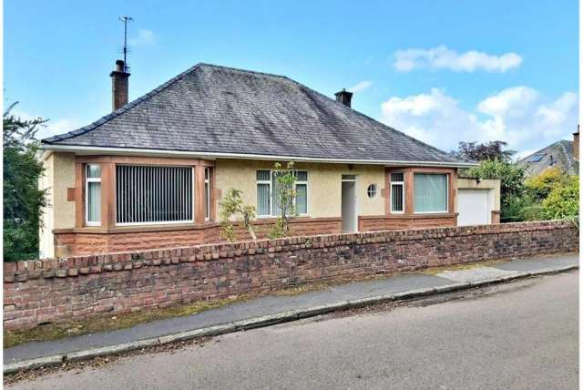 3 Bed Bungalow - Detached with 4 Reception Rooms