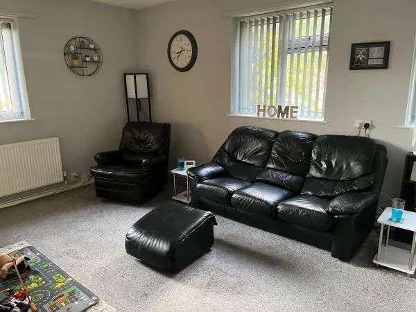 Flat For Rent in Trafford, England