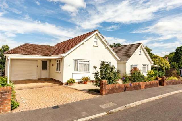 Bungalow For Sale in Bristol, England