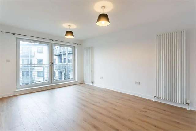 2 Bed Flat - Fourth Floor with 1 Reception Room