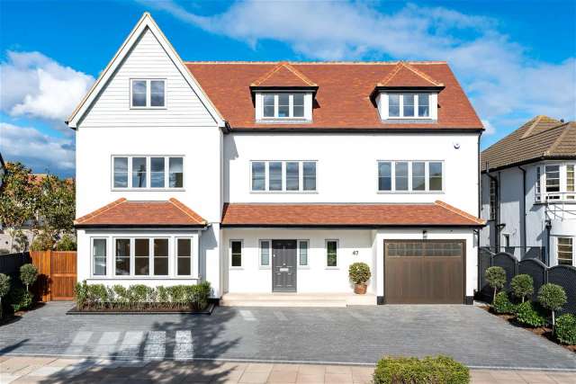 Detached House for sale with 5 bedrooms, Second Avenue, Westcliff-On-Sea