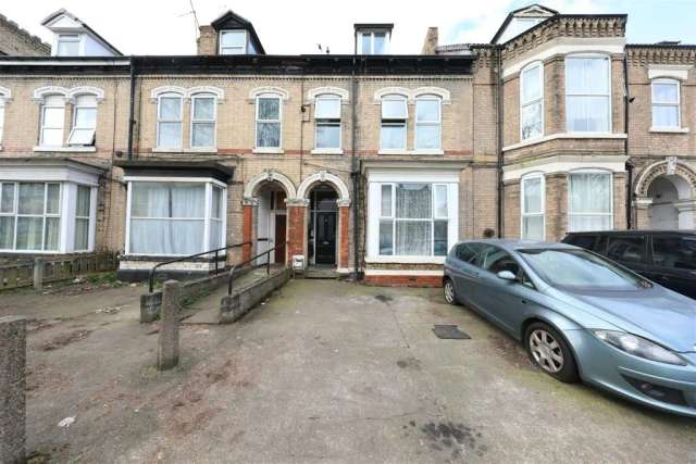 Apartment For Sale in Hull, England