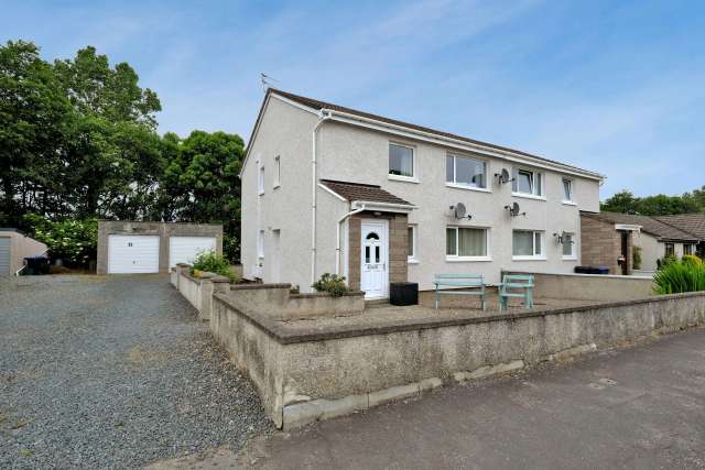 Flat For Rent in Ellon, Scotland