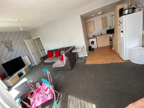 Flat For Rent in Bristol, England