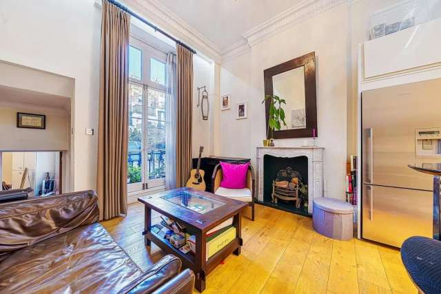 Flat Under Offer in City of Westminster, England