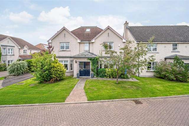 5 Bed House - Detached with 2 Reception Rooms