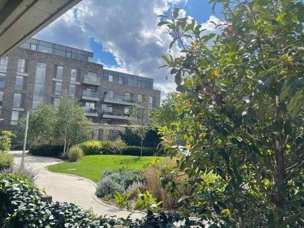 Flat For Rent in Reading, England