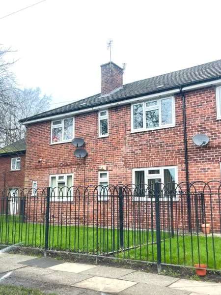 Flat For Rent in Trafford, England