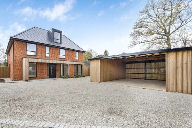 5 bedroom detached house for sale